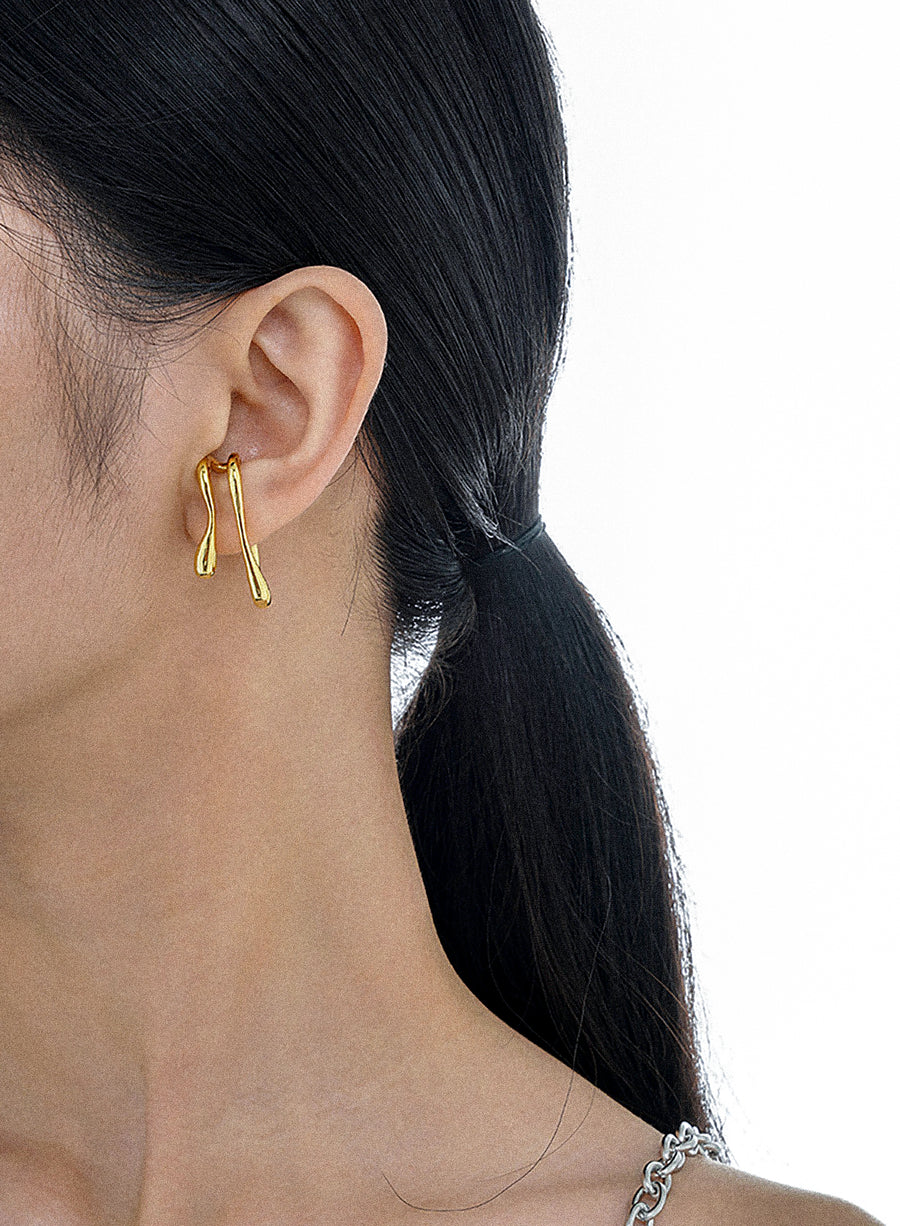 VICKY Skulpturale Ohrklemme/Earcuff in Layered Look, Gold