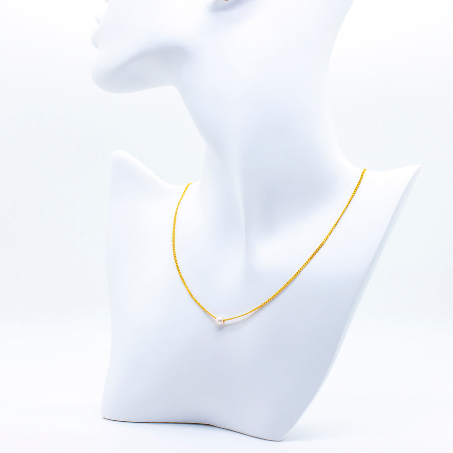 'Jolin' gold curb chain with pearl pendant made of 925 sterling silver