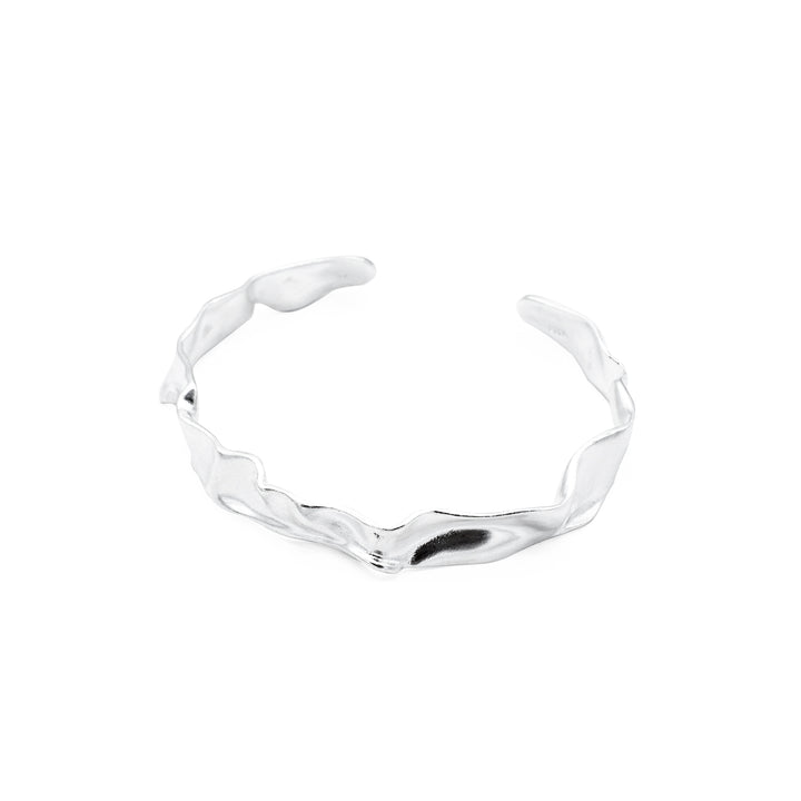 'Oruro' silver textured bangle cuff in sterling silver