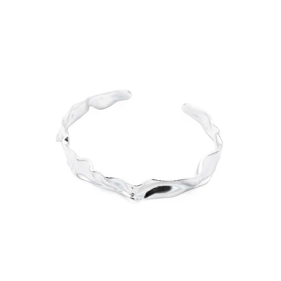 'Oruro' silver textured bangle cuff in sterling silver