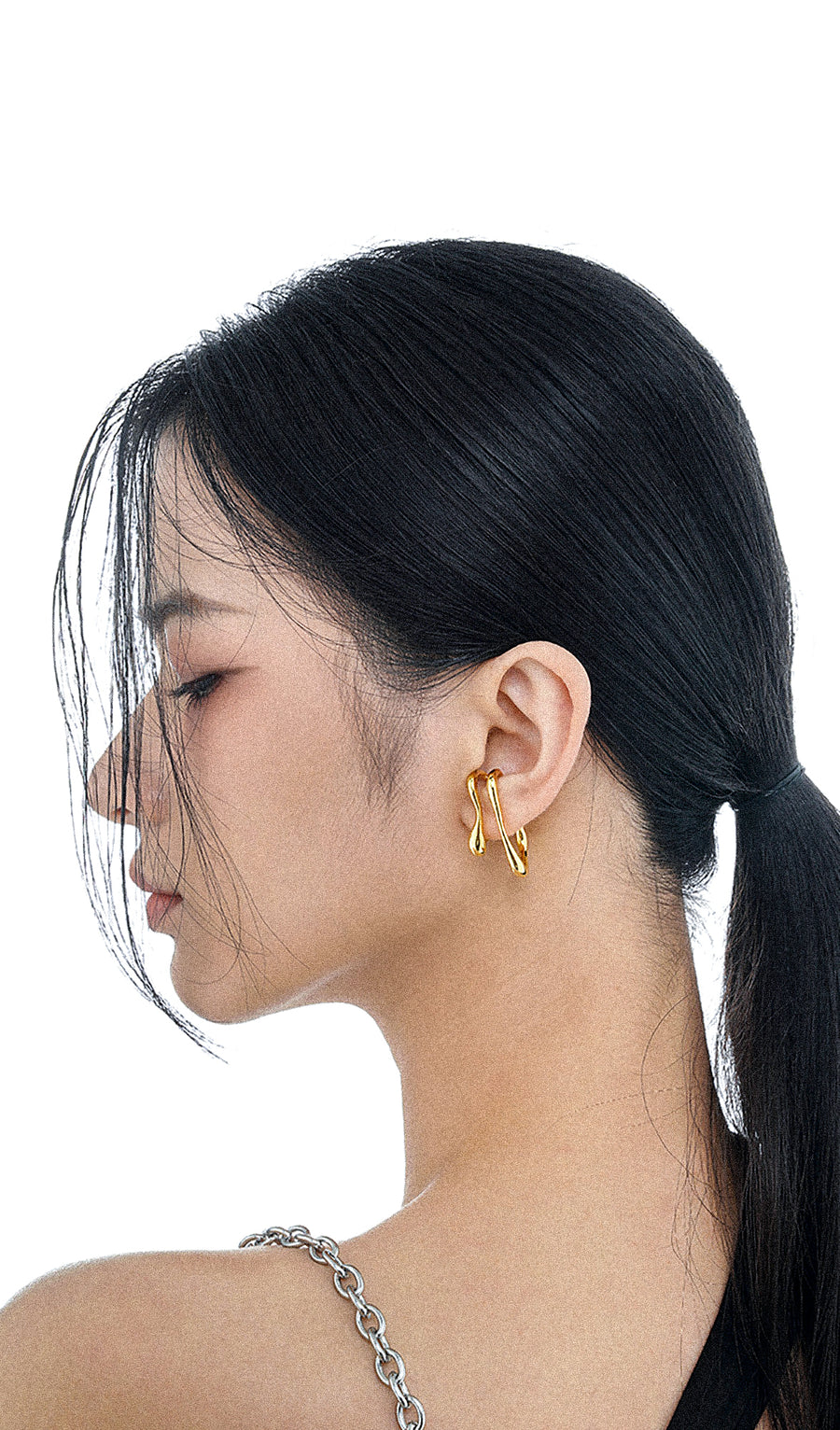 VICKY Skulpturale Ohrklemme/Earcuff in Layered Look, Gold