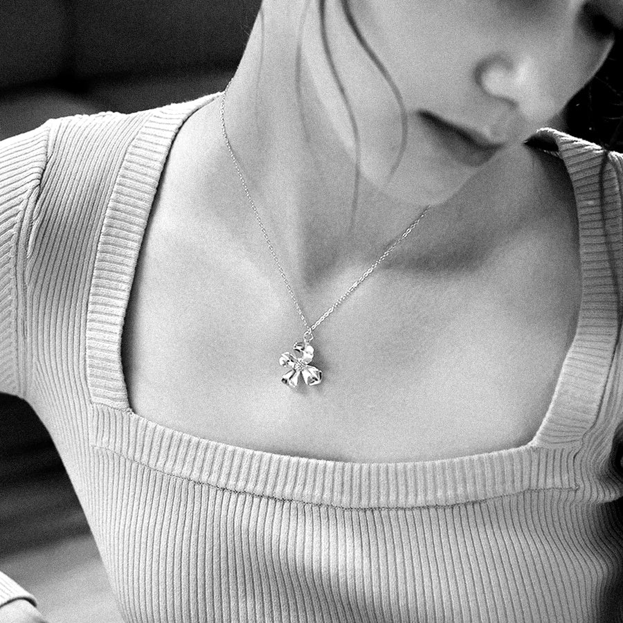 'Eupheme' silver necklace with flower pendant made of 925 sterling silver