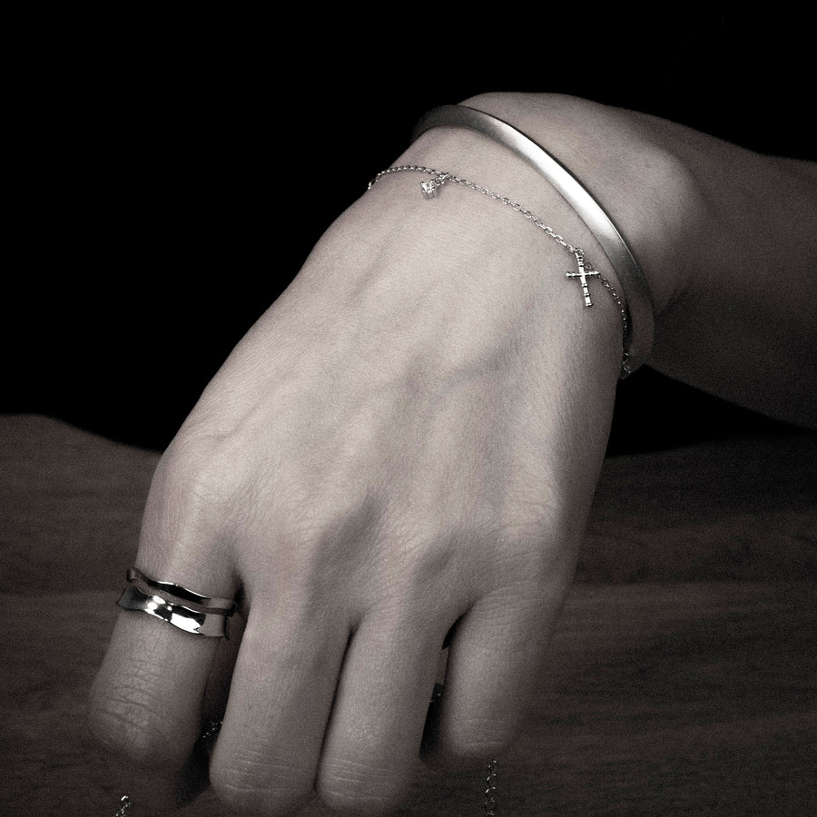 'Margaret' silver bangle - matte made of 925 sterling silver