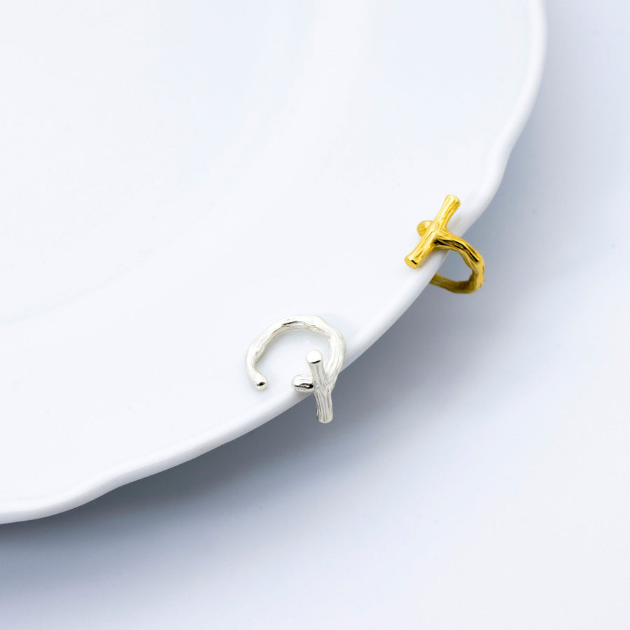 GIADA Gold Earcuff mit naturalistischem Designmotiv