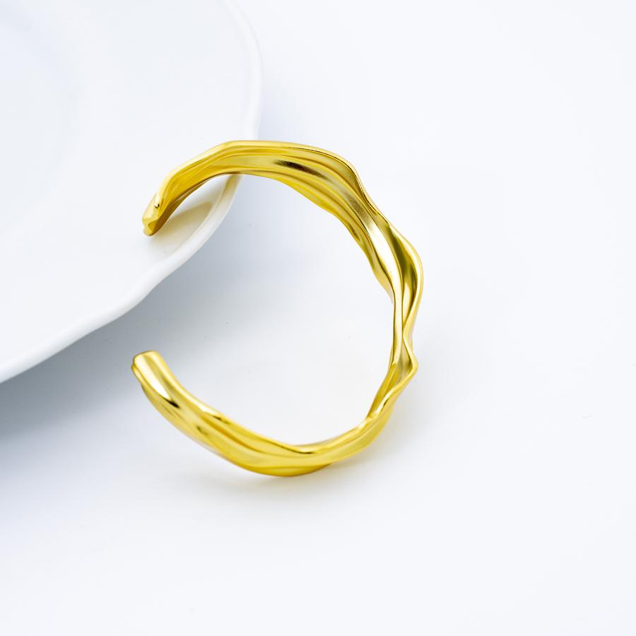 'Nesoi' gold bangle wavy made of 925 sterling silver