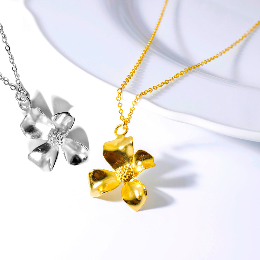 EUPHEME Feminine Halskette mit Blume in Gold