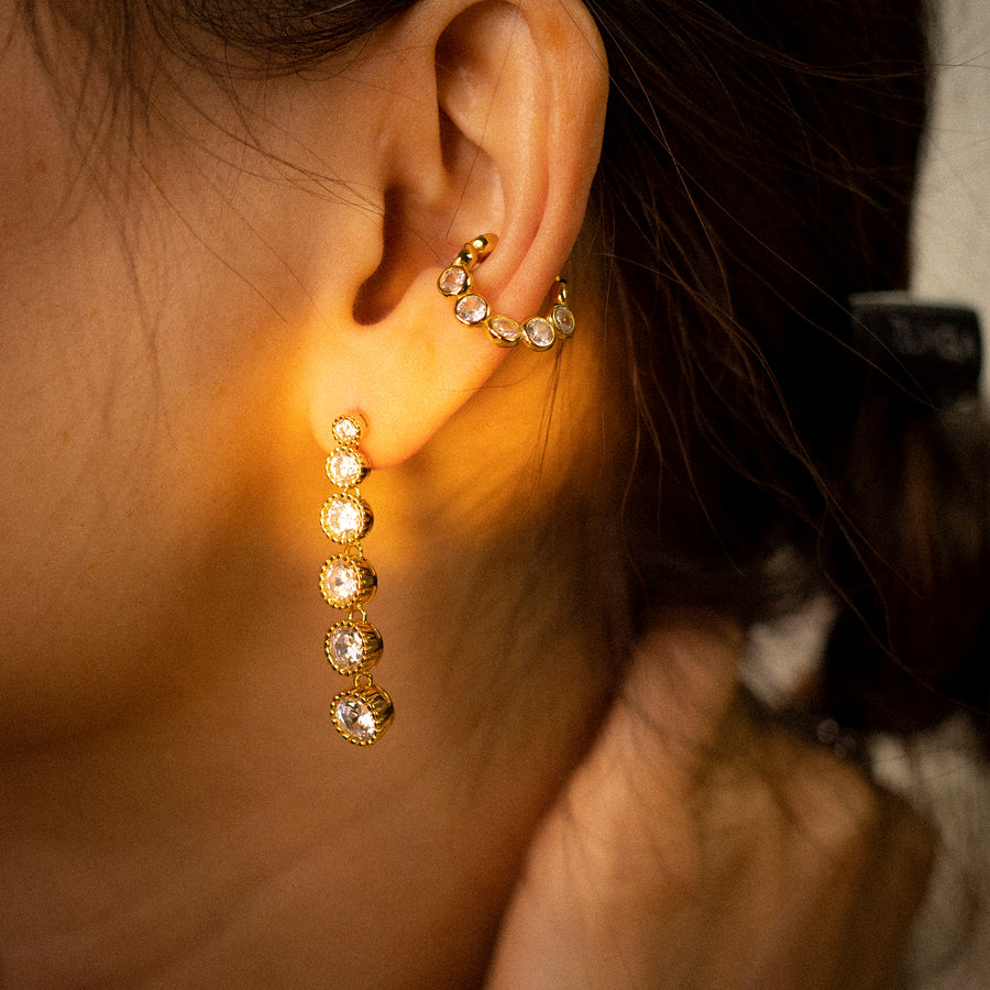 SOPHIE Glitzernder Earcuff mit Rundelementen Gold