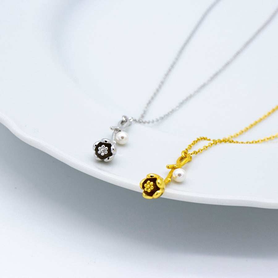 'Dubulu' gold necklace with flower bud made of 925 sterling silver