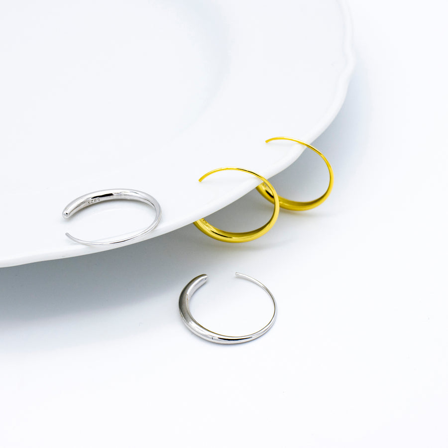 'Rylie' gold hoop earrings huggies made from 925 sterling silver