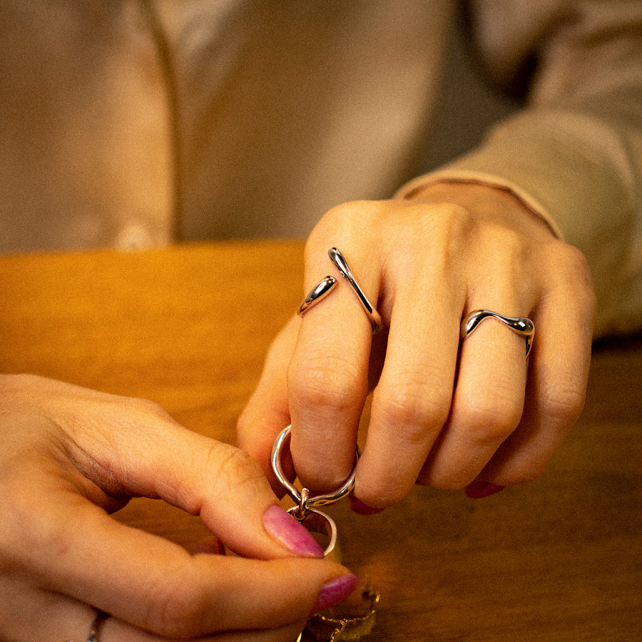 JOSIE Feiner, eleganter Silberring mit Linien