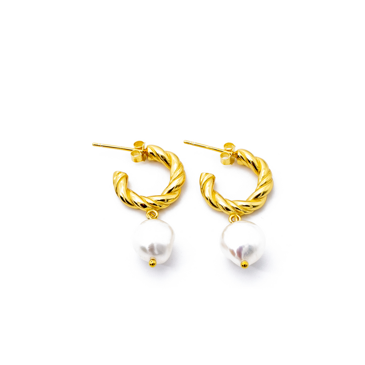 'Livia' gold hoops earrings with pearl pendant made of 925 sterling silver