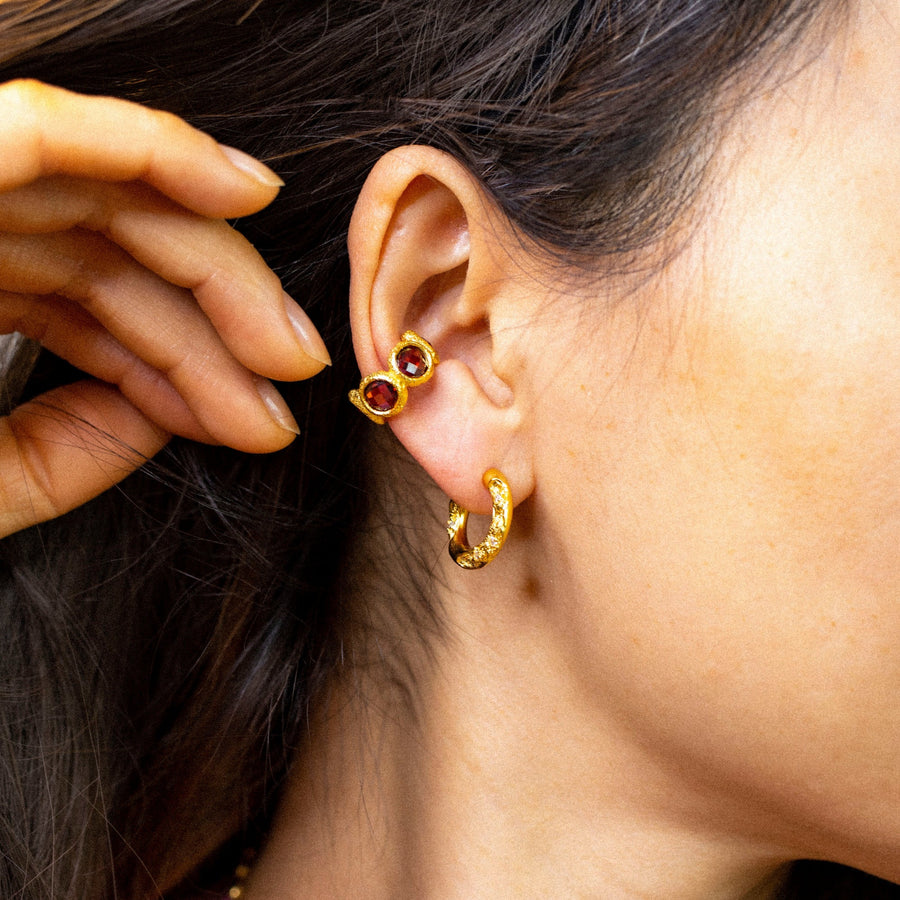 RAROIA Gold Earcuff/Ohrklemme mit roten Steinen