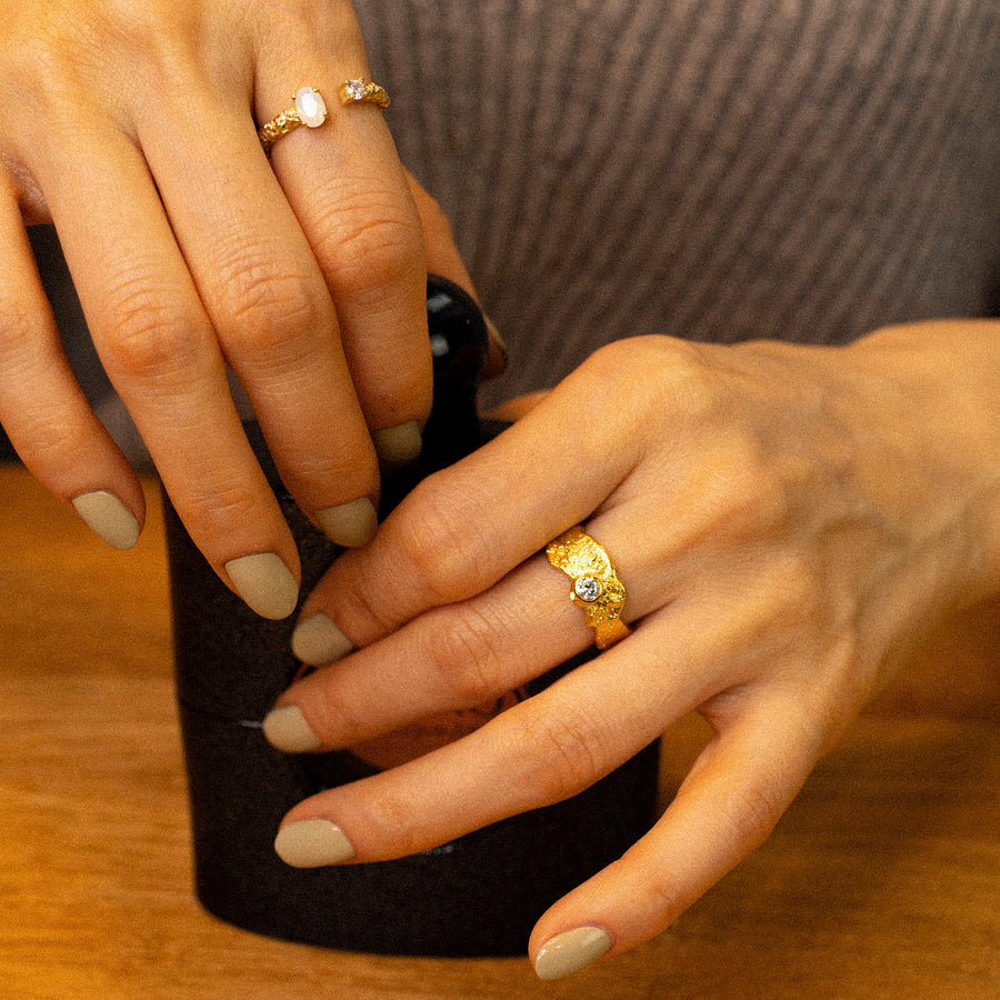 'Tala' gold open ring with stone setting made of 925 sterling silver