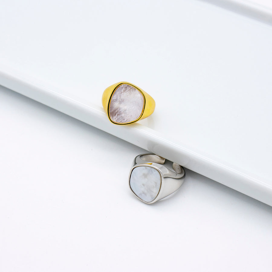 'Blitta' gold open ring with mother-of-pearl trimmings made of 925 sterling silver