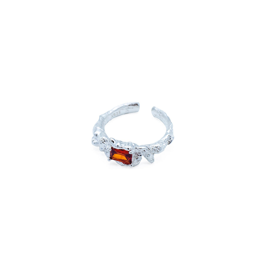 'Poeok' silver structured cocktail ring red stone made of 925 sterling silver