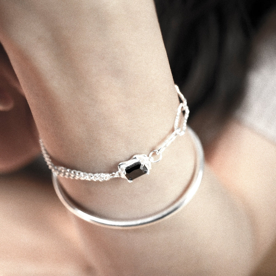 'Tortel' silver asymmetric bracelet made of sterling silver