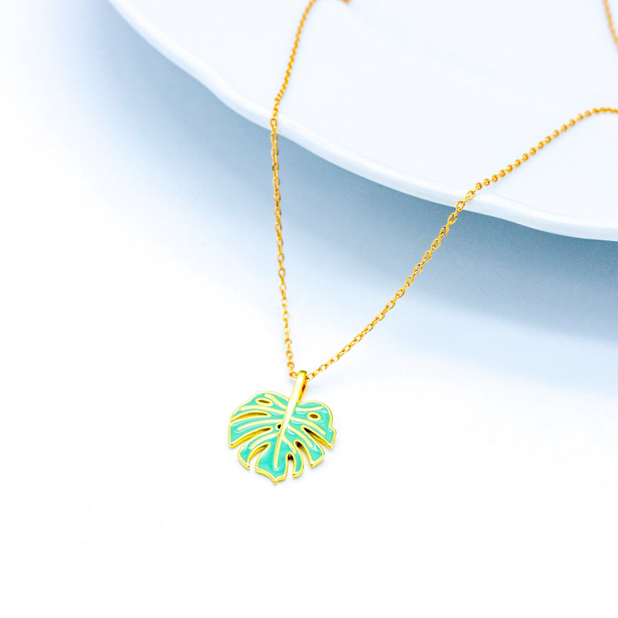 'Matses' gold necklace with window leaf pendant made of 925 sterling silver