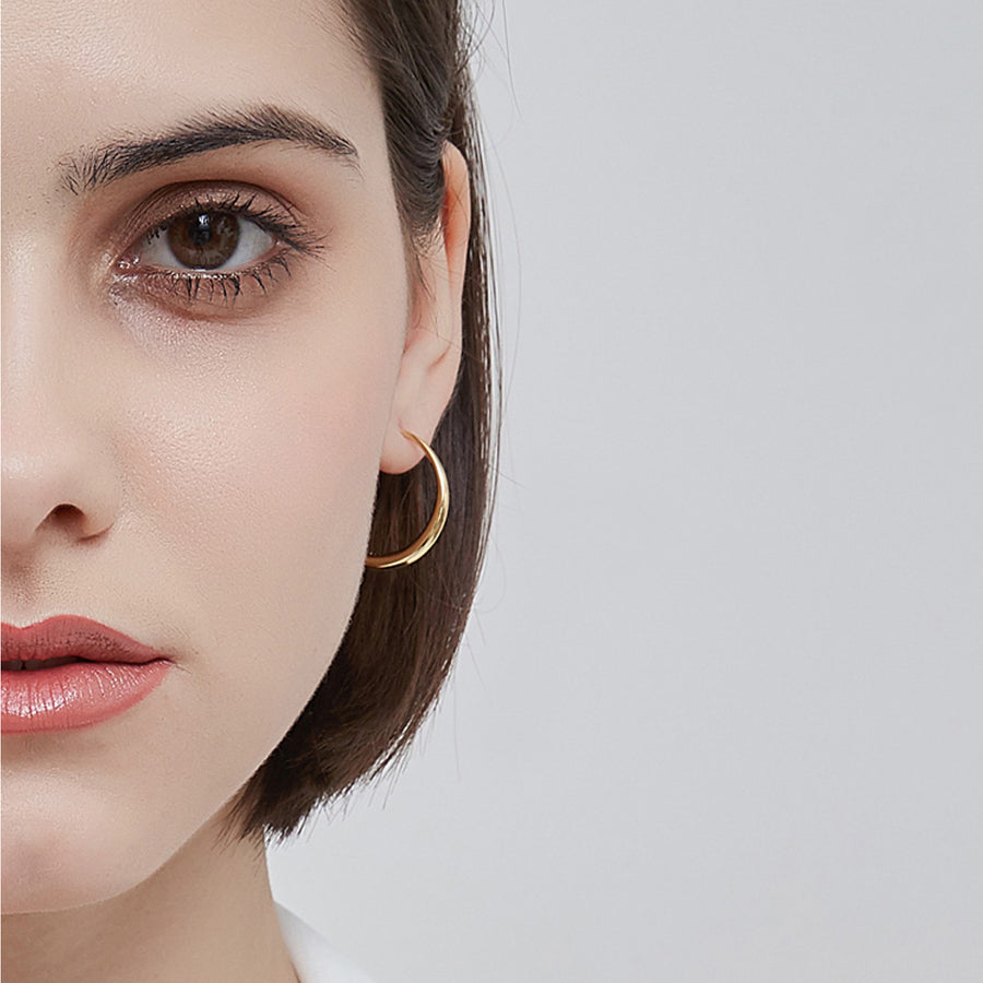 'Rylie' gold hoop earrings huggies made from 925 sterling silver