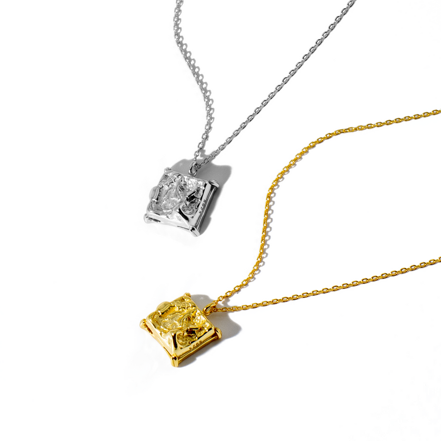 'Sofia' gold necklace with a square pendant made of 925 sterling silver