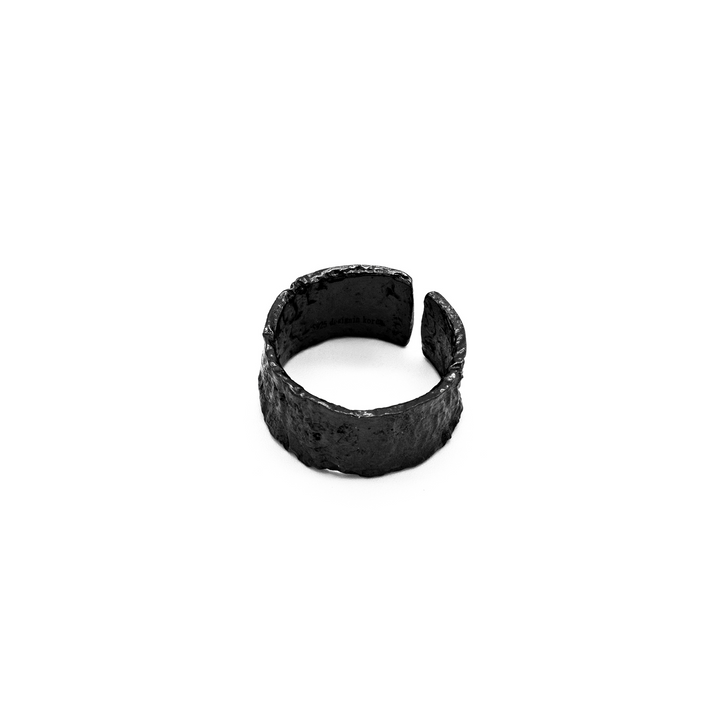 'Erebus' black textured ring made of 925 sterling silver